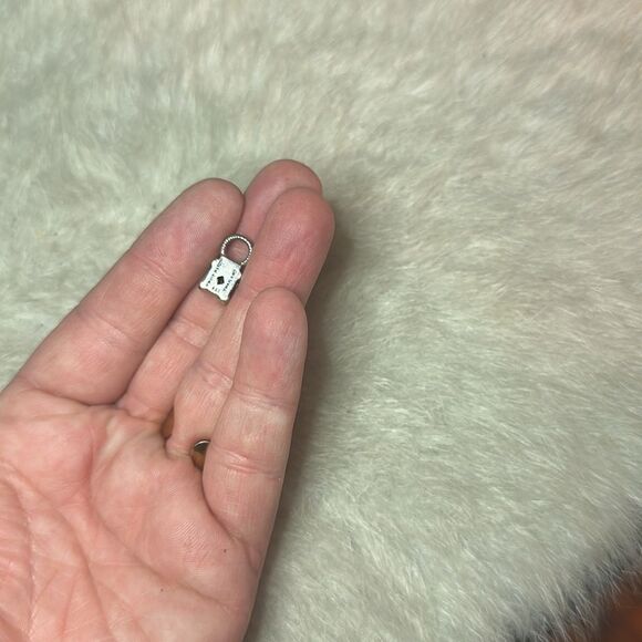 Judith Ripka embellishments  (5020) - Picture 3 of 3